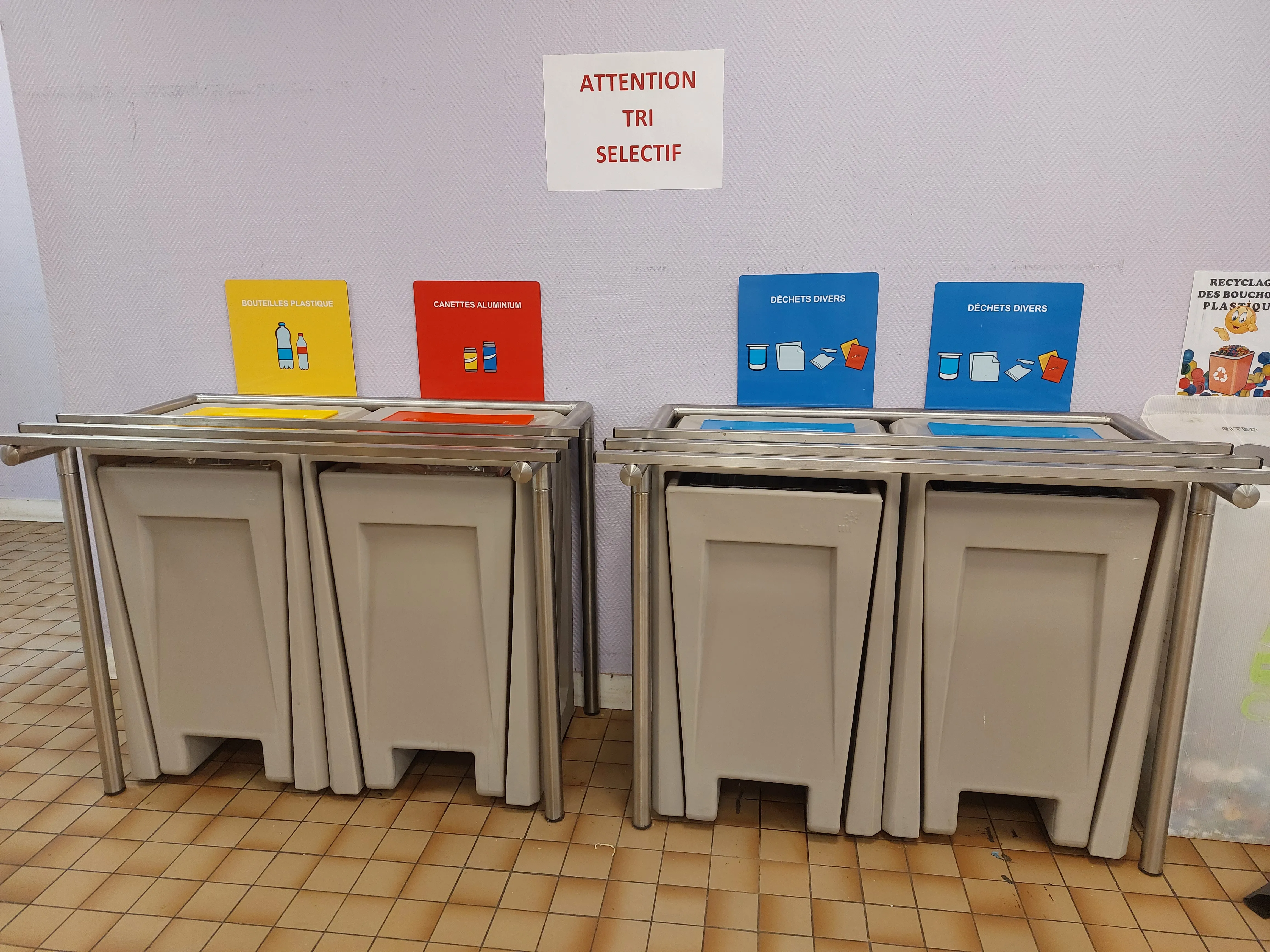 Table de tri TRIGO 90L 2 flux en restaurant d’entreprise